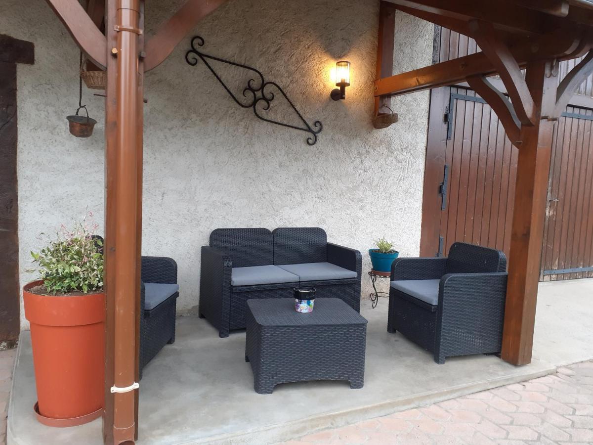 Les Copains D'Abord Villa Beaucroissant Exterior photo